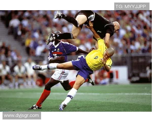 我的最爱足球明星九宫格合集，带你领略足球巨星的风采与精彩瞬间